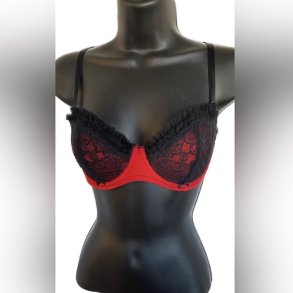 LS BLK/RED Lightly Lined Underwire, 32DD  *P1097